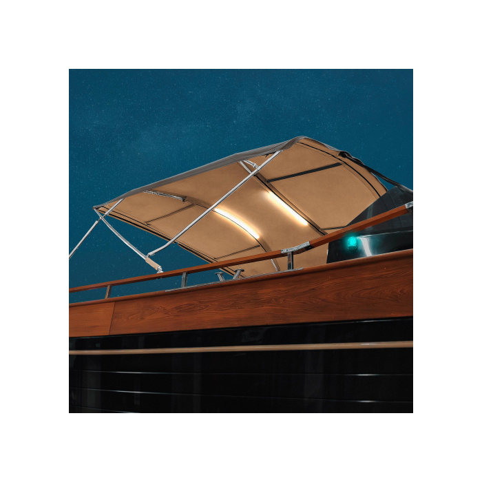 Aplicación de LED impermeable en toldo Bimini